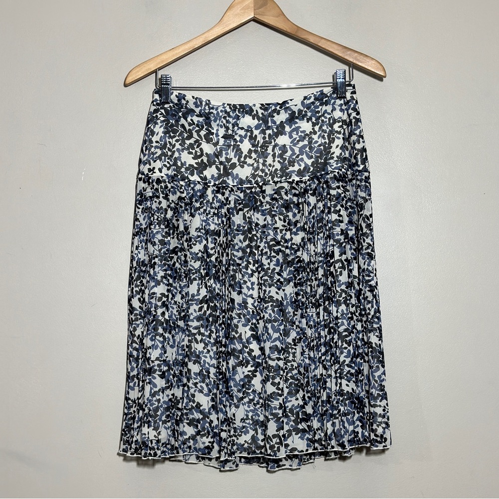NWOT Ann Taylor || woman’s %100 silk midi skirt size 6
